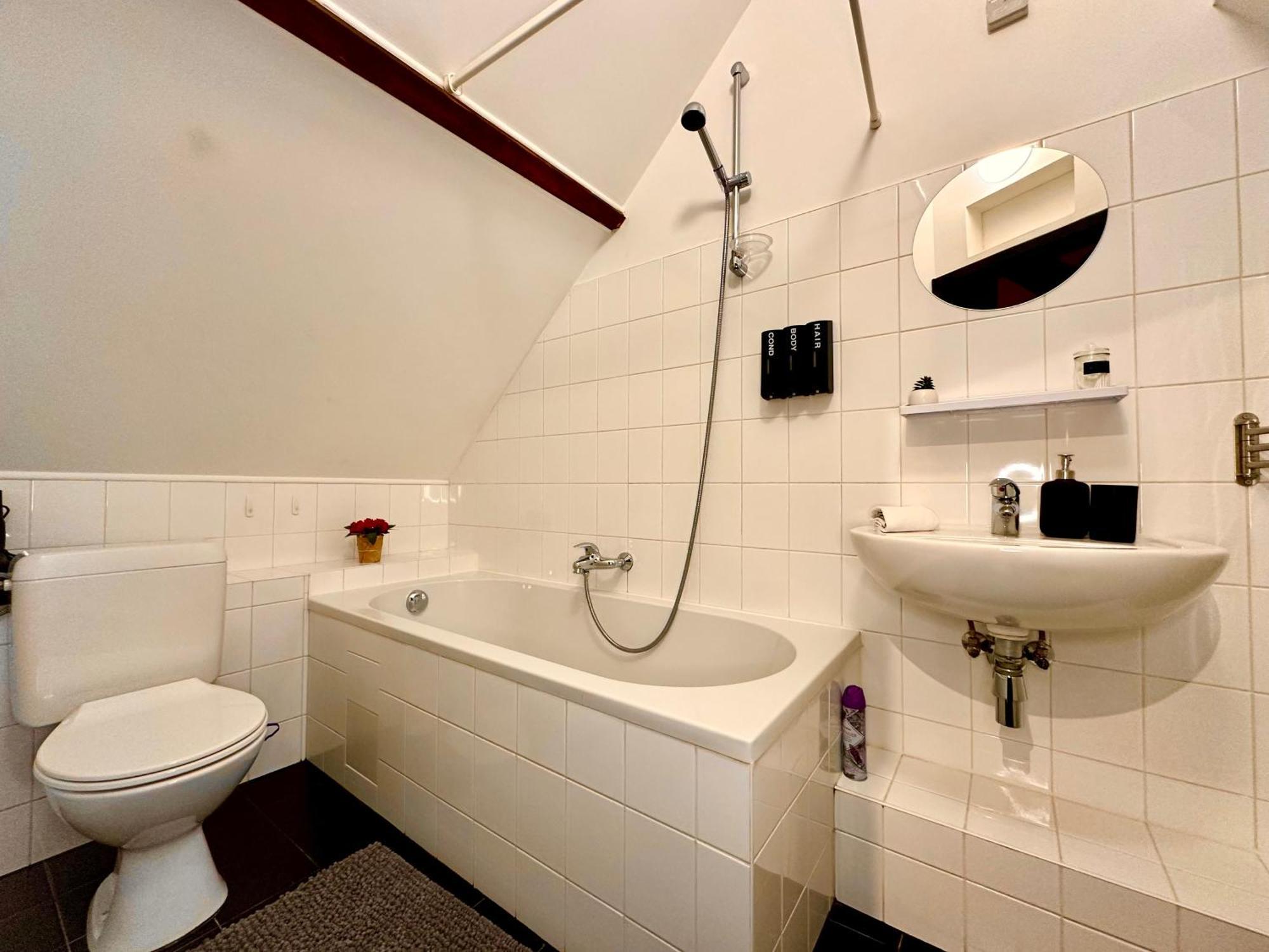 Luxury Suites Centrum By Rikas Hotels أنتويرب المظهر الخارجي الصورة