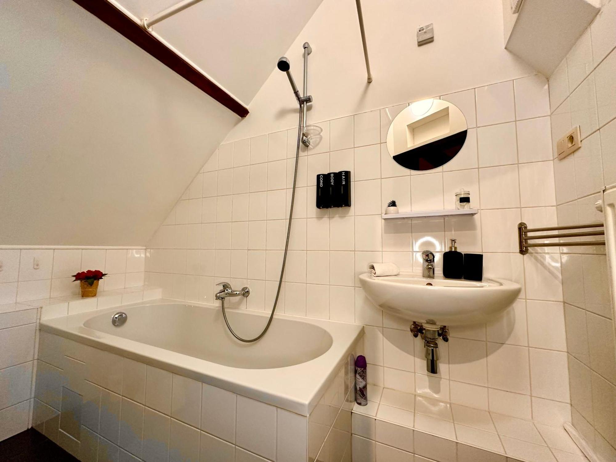 Luxury Suites Centrum By Rikas Hotels أنتويرب المظهر الخارجي الصورة