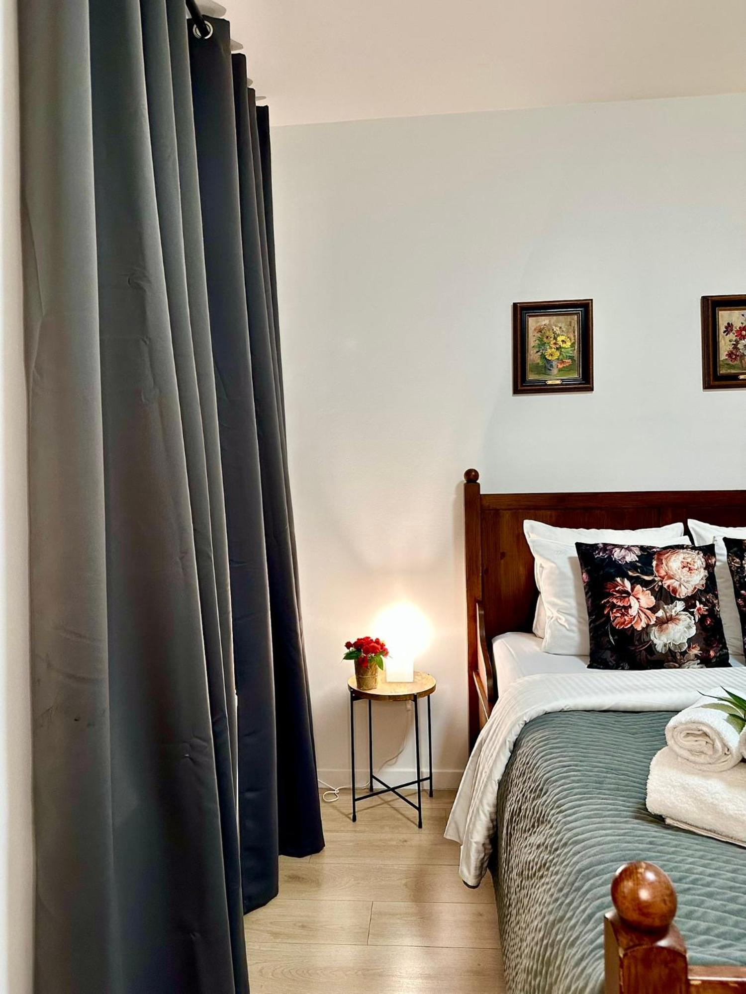 Luxury Suites Centrum By Rikas Hotels أنتويرب المظهر الخارجي الصورة