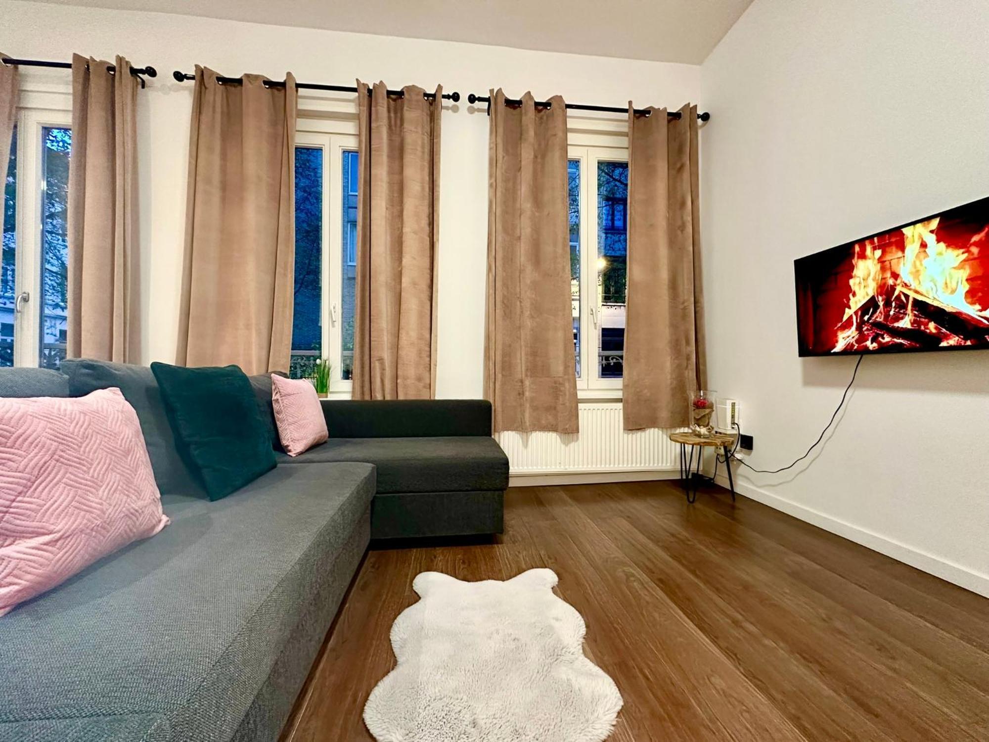 Luxury Suites Centrum By Rikas Hotels أنتويرب المظهر الخارجي الصورة