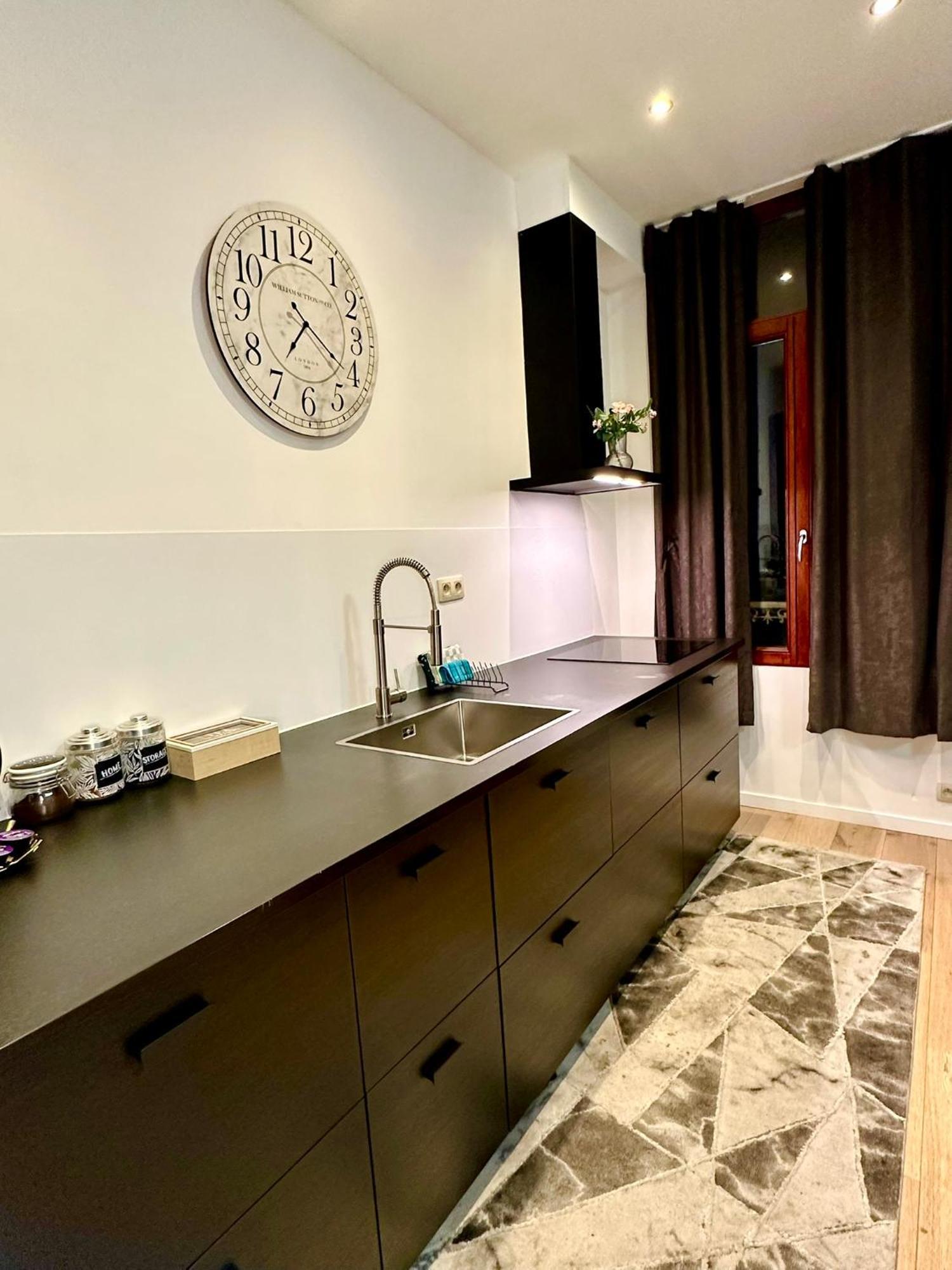 Luxury Suites Centrum By Rikas Hotels أنتويرب المظهر الخارجي الصورة